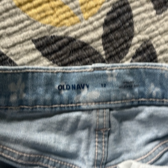 Old Navy bundle! 5 pairs of girls’ jeans shorts, size 12 - Picture 10 of 16